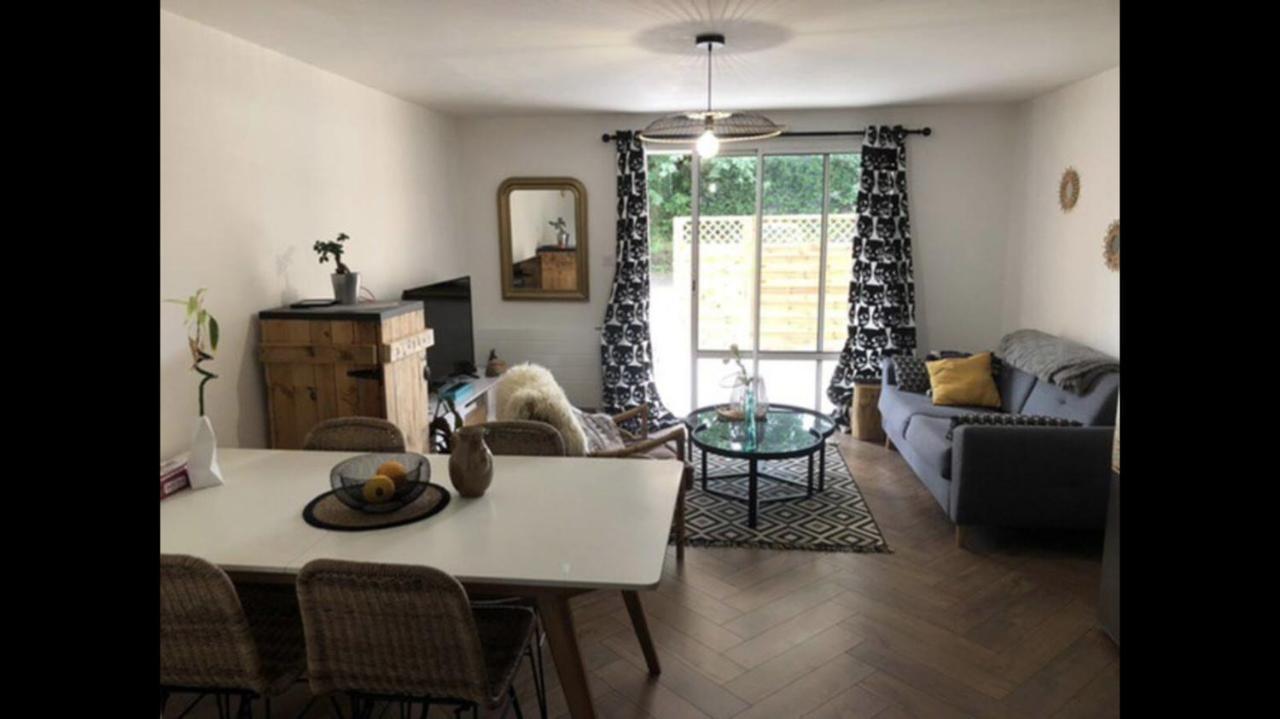 Apartment T2 De 45m2 - Parking Prive - Terrasse- Linge Inclu- Proche Vannes *